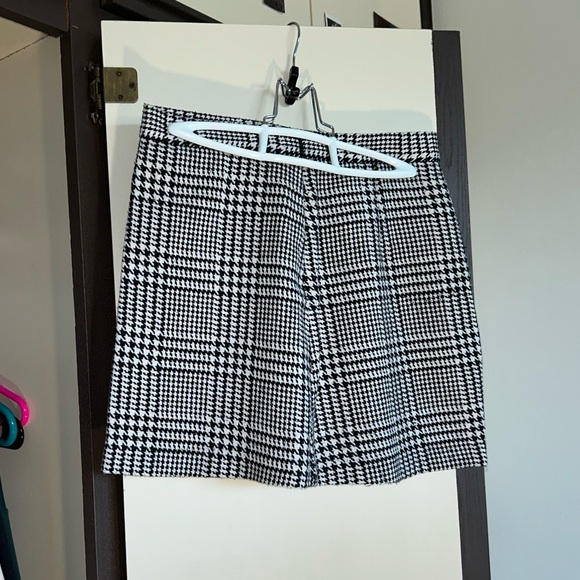 Houndstooth Mini Skirt - Picture 2 of 2